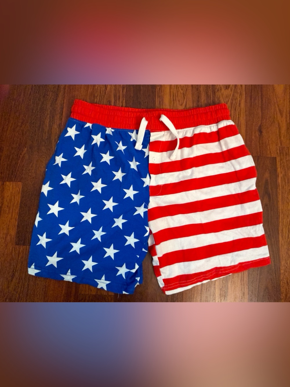 Men's Red, White & Blue Flag Print Shorts Size Medium